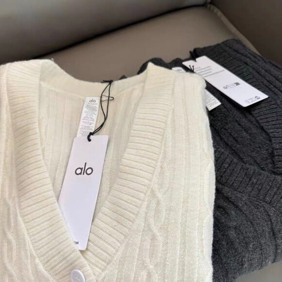 Alo Yoga Cable Knit Winter Bliss Cardigan - Picture 4 of 7